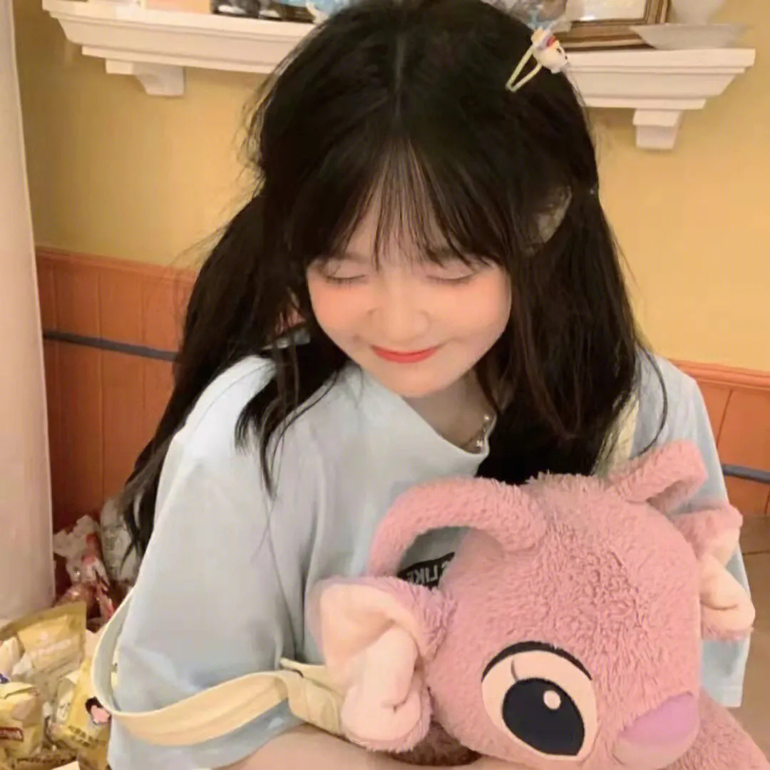 觉醒后女配转身抱上反派大腿